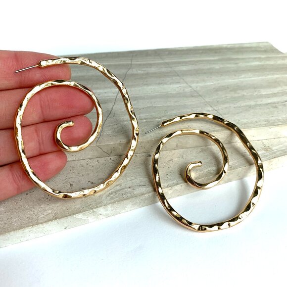 NEW~Anthropologie Oversized Gold Swirl Hoop Earrings - Picture 2 of 5